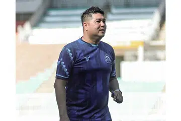 CABARAN BARU: Aidil mengendalikan latihan pertamanya sebagai jurulatih Persikabo pada Jumaat lalu. - Foto PERSIKABO 1973 / FACEBOOK