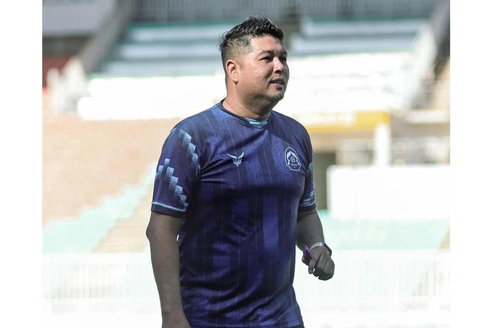 CABARAN BARU: Aidil mengendalikan latihan pertamanya sebagai jurulatih Persikabo pada Jumaat lalu. - Foto PERSIKABO 1973 / FACEBOOK