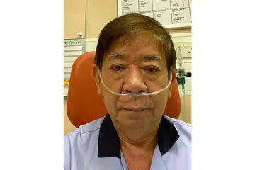 DIMASUKKAN KE HOSPITAL: Encik Khaw Boon Wan berkata beliau menjalani ujian swab Covid-19 tetapi negatif. Encik Khaw memang mengesyaki beliau dijangkiti denggi kerana kawasannya ialah zon penyakit itu. - Foto KHAW BOON WAN / FACEBOOK