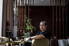 SUSUN STRATEGI: Cef Akmal gunakan masa yang agak lengang sekarang untuk menyusun strategi dan melakukan R&D bagi perniagaan yang baru ditubuhkan tahun lalu.