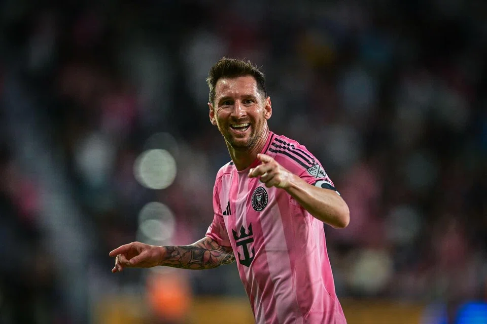Bekas pemain Barcelona, Lionel Messi, kini bermain untuk Inter Miami.