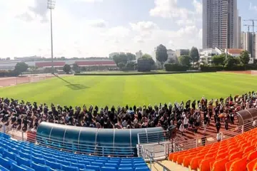 Antara bakal jemaah haji yang menyertai sesi ‘Brisk Walk @ Bishan Stadium’ program ‘Get Fit for Hajj’ anjuran Persatuan Agensi Pelancongan Islam Singapura (Amtas) dengan kerjasama Lembaga Penggalakan Kesihatan (HPB) dan Persatuan Karyawan Penjagaan Kesihatan Islam (MHPA) serta disokong Majlis Ugama Islam Singapura (Muis).