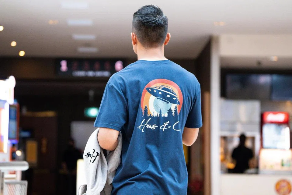 Pilihan saiz pakaian Has & Co. merangkumi dari kanak-kanak berumur 1 hingga 2 tahun hingga dewasa bersaiz 6XL, dengan harga antara $20 hingga $80.