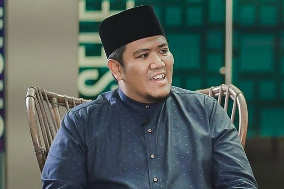 - Ustaz Irwan Hadi Mohd Shuhaimy, Timbalan Pengarah Pejabat Mufti.