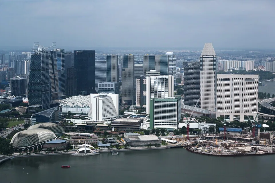 Penginapan sekitar Marina Bay mungkin lebih mudah bagi peminat F1, tetapi perlu bersedia bahawa kadar harga hotel lebih tinggi.