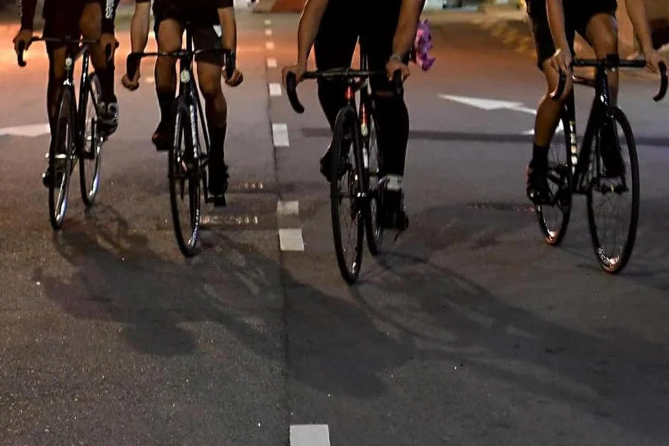 BOLEH DIRAMPAS: Penguasa Pengangkutan Darat (LTA) berkata pegawai penguatkuasaan mobiliti aktif akan merampas basikal tanpa brek itu jika ia ditemui di laluan awam.