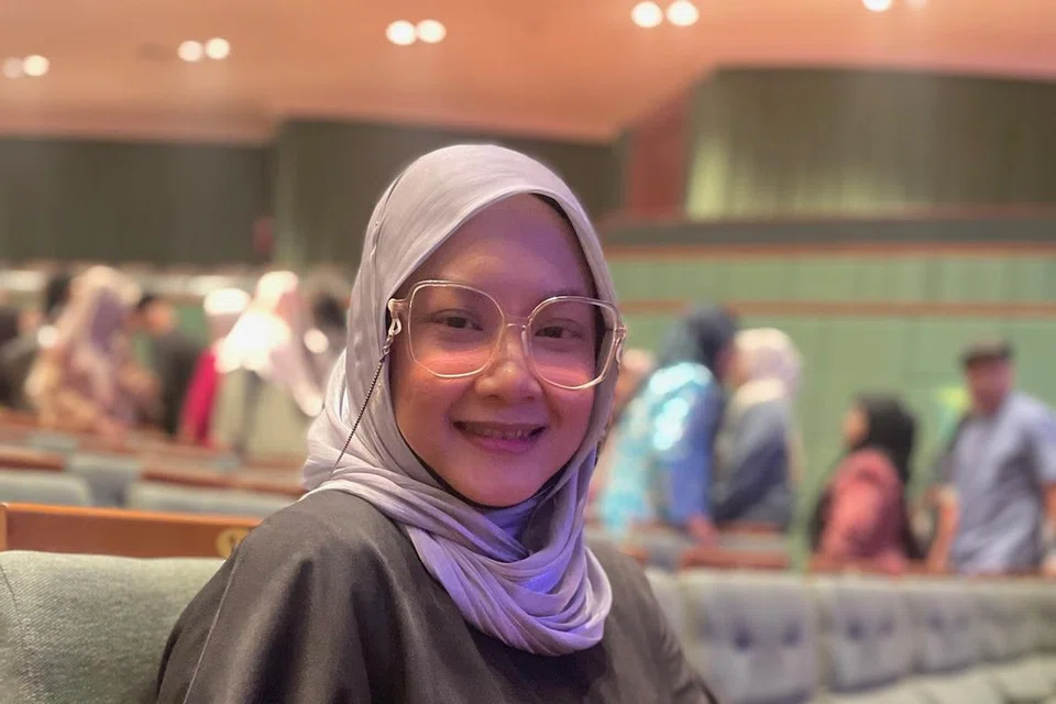 Karya Habsah Hassan, kata Cik Ana Mardhiah Rahim, bukan sekadar hasil tulisan lirik biasa, tetapi merupakan catatan puisi yang mampu meresap ke dalam hati dan jiwa  pendengar.