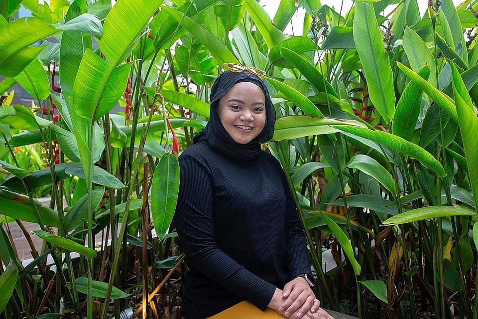 Azra Zulaikha Razali, 23 tahun.