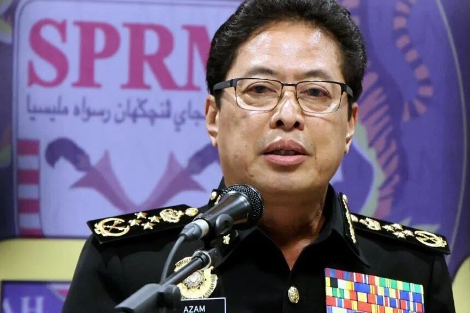 Malaysia, SPRM, Azam Baki, pegangan saham