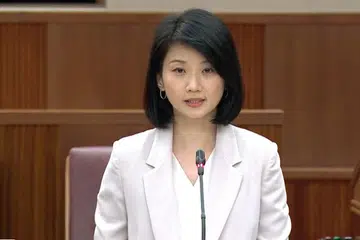 Kementerian Ehwal Dalam Negeri (MHA) akan mempertimbangkan hukuman rotan bagi kesalahan berkaitan penipuan tertentu dan bersetuju bahawa hukuman keras dan pencegahan terhadap mereka yang memudahkan penipuan adalah perlu, kata Menteri Negara (Pembangunan Sosial dan Keluarga merangkap Ehwal Dalam Negeri), Cik Sun Xueling.