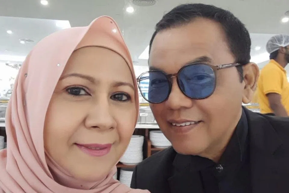 Othman Hamzah , Cik Sharifah Radziah