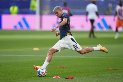 Kendry Paez masih belum beraksi dalam kempen Piala Dunia 2026 ini. Bagaimanapun, reputasinya bersama Chelsea sebagai pemain yang terkenal dengan hantaran kemas, kreativiti tinggi, serta keupayaan mengatasi pertahanan padat tidak boleh dipandang rendah. Walaupun masih muda, beliau sudah mempunyai pengalaman luas di peringkat antarabangsa. Selepas Ecuador tewas dalam perlawanan pembukaan menentang Ivory Coast, kehadiran beliau mungkin menjadi kunci yang diperlukan pasukan untuk mengubah nasib pasukannya. Jika Ecuador mahu mencipta kejutan, kebolehan Paez menghasilkan detik magis menjadi kunci utama.