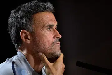 SEPANYOL MASIH GAGAH: Luis Enrique dikatakan masih berpeluang menjadikan La Roja juara kerana ia mempunyai trio 'midfield' yang 'kebal'. - Foto AFP