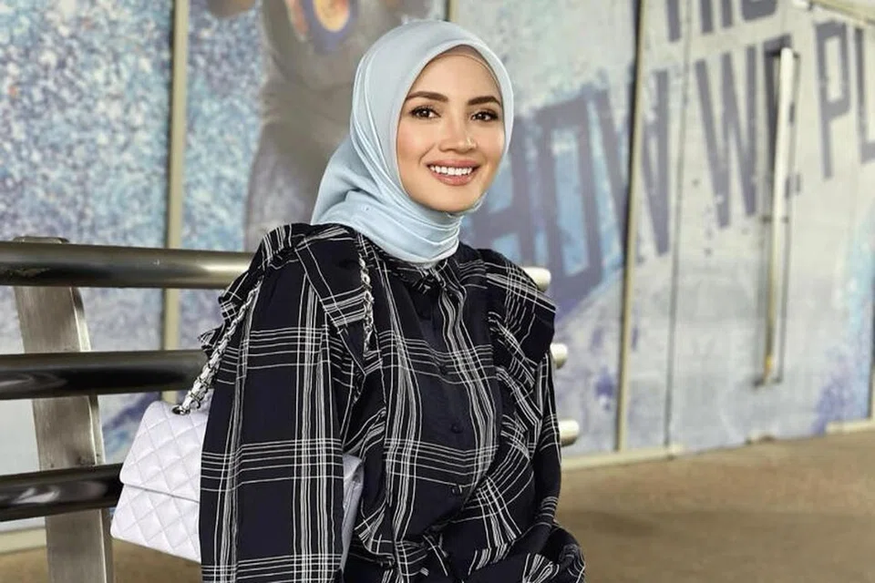 Fazura, saman, syarikat tudung, hutang