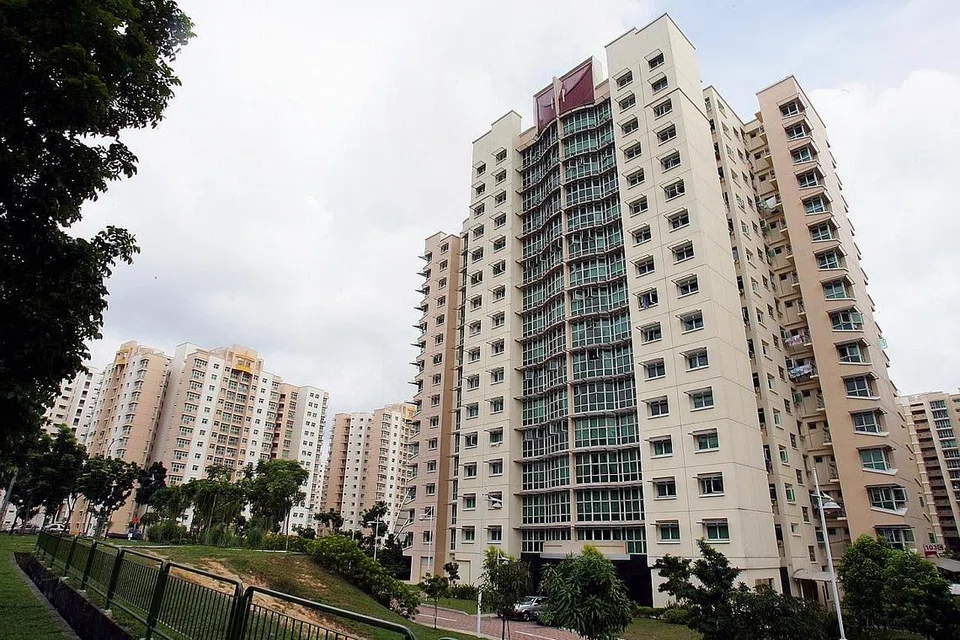 Flat 'berwajah kondo' di estet Punggol pada tahun-tahun 2000-an 