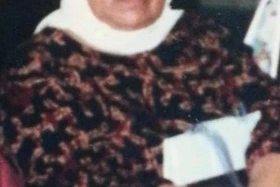 Allahyarhamha Rogayah Shaikh Mohamed Bawthan berpesan kepada anak-anaknya untuk memberitahu kepada Encik Asri mengapa beliau diberi kepada keluarga lain.