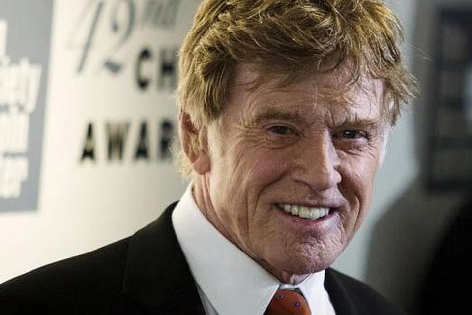 ROBERT REDFORD: Tampil sebagai penceramah di acara tamat pengajian lulusan Kolej Colby di Amerika Syarikat baru-baru ini. - FOTO REUTERS