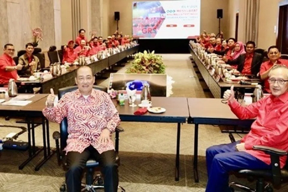 Ketua Menteri Sabah, Datuk Seri Hajiji Noor  (depan, tengah), bersama pemimpin Gagasan Rakyat pada Majlis Perjumpaan Khas bersama Ketua-Ketua Bahagian parti itu di Kota Kinabalu.