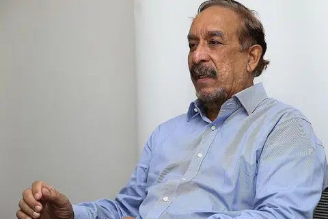 "DPPMS akan bekerjasama dengan anggota dan agensi awam bagi melakarkan cara membantu perniagaan itu dengan lebih baik.'' - Encik Farid Khan, Presiden Dewan Perniagaan dan Perusahaan Melayu Singapura (DPPMS).
