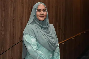 Pegawai penjara dan Relawan M Kuasa Tiga (M³) @Tampines, Cik Norsharifah Omar, berkata inspirasi bagi kerjayanya adalah susulan interaksi dengan budak 10 tahun semasa beliau menjadi sukarelawan lebih 25 tahun lalu.