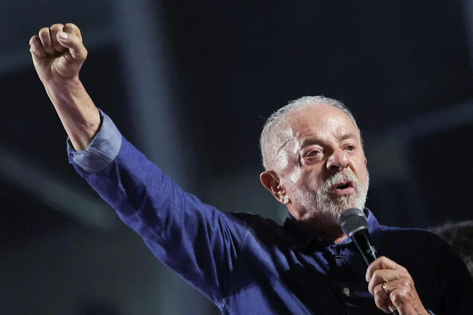 Presiden Brazil, Encik Luiz Inacio Lula da Silva, berucap di hadapan penyokongnya selepas memenangi pilihan raya Presiden pusingan kedua di Paulista Avenue, Sao Paulo, Brazil, pada 26 Oktober 2026. Encik Lula, 80 tahun, memenangi penggal keempat selepas menewaskan Senator Flavio Bolsonaro dengan kelebihan lebih empat juta undi, sekali gus menyekat kebangkitan politik sayap kanan di negara itu.