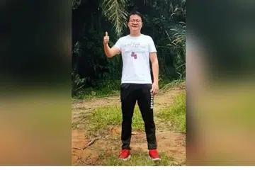 Mangsa dikenali sebagai Encik Jason Ren Jie berjaya ditemui selepas dilaporkan hilang di dalam hutan di Johor. Foto: FACEBOOK POLIS DAERAH KOTA TINGGI