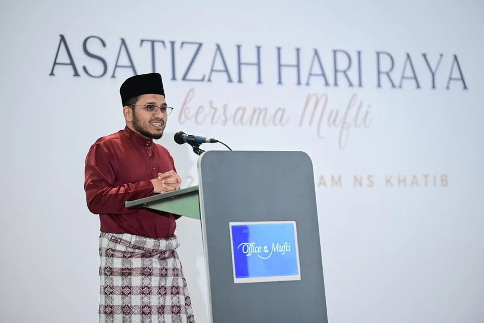 Dalam ucaptama Mufti Dr Nazirudin Mohd Nasir semasa majlis Hari Raya bersama 400 asatizah pada 3 Mei, beliau menyentuh mengenai cabaran masa kini seperti cuaca, teknologi, dan geopolitik serta peranan kepimpinan agama dalam kalangan asatizah di Singapura dalam menanganinya.