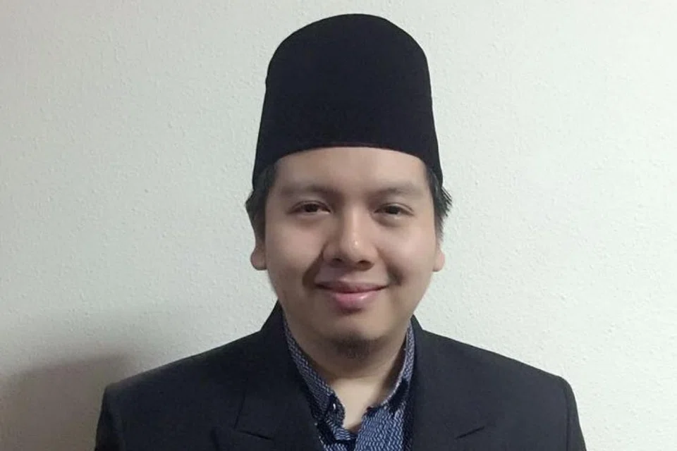 USTAZ SYAFIEE HASSAN.