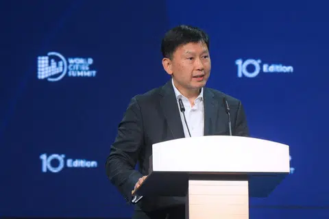 Menteri Pembangunan Negara, Encik Chee Hong Tat, berucap di Forum Mayor Sidang Puncak Bandar Sedunia 2026 di Pusat Konvensyen dan Pameran Suntec pada 14 Jun.