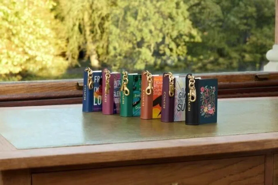 Inspo Gaya, Coach, beg tangan