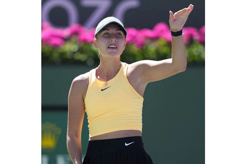 TINDAKAN TIDAK WAJAR: Pemain tenis Russia, Anastasia Potapova, diberikan amaran rasmi oleh WTAa kerana memakai baju kelab bola sepak Spartak Moscowa. Tindakannya itu dianggap tidak wajar di tengah-tengah pencerobohan Russia atas Ukraine. - Foto EPA-EFE