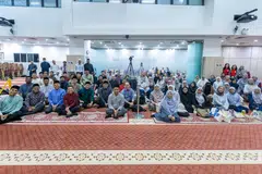Lebih 150 peserta mengikuti forum, ‘Bersamamu’, yang turut dihadiri (barisan hadapan, empat dari kiri), tetamu terhormat, Menteri di Pejabat Perdana Menteri, Dr Mohamad Maliki Osman, yang juga Menteri Kedua (Pendidikan merangkap Ehwal Luar).