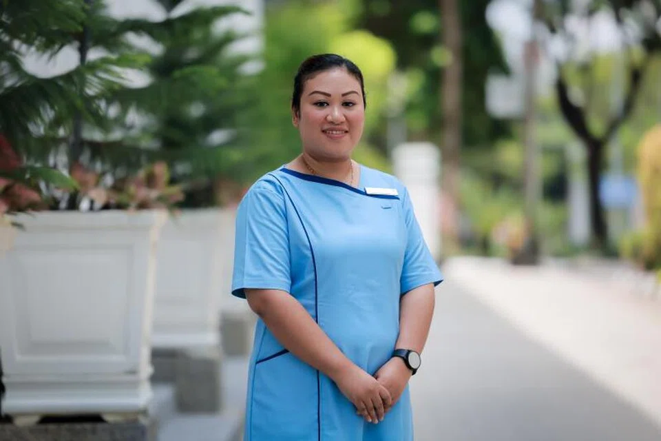 Jururawat Biasa (EN) di Universiti Hospital Nasional (NUH), Cik Siti Zulaiha Mohd Sukaimi, kini lebih bersedia merebut peluang mengikuti Diploma Bekerja dan Belajar Institut Pendidikan Teknikal (ITE) dalam bidang kejururawatan (WSDip) bagi membolehkannya meningkatkan kemahiran.