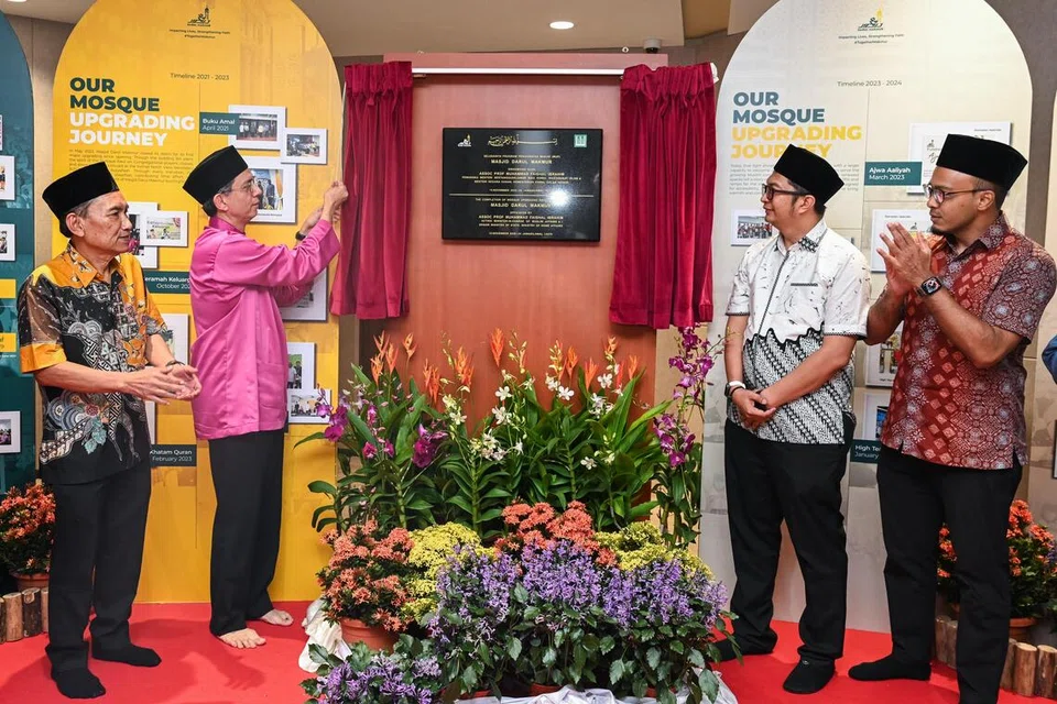 Faishal, Muis, Masjid