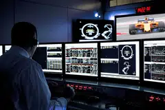 GUNA TEKNOLOGI F1: Dalam MOU yang ditandatangani SMRT dan firma Britain, McLaren Applied Technologies, kereta api di sini kini dapat dipantau dengan lebih rapi sekali gus meningkatkan keupayaan sistem MRT. - Foto SMRT