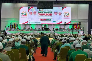 Muktamar Tahunan Parti Islam SeMalaysia (PAS) ke-72 di Pusat Tarbiah Islamiah Kelantan di Pengkalan Chepa, dekat Kota Bharu, Kelantan, menutup tirai dengan mengangkat agenda Penyatuan Ummah bagi memastikan kestabilan Malaysia dalam segala aspek termasuk politik, sosial dan ekonomi.