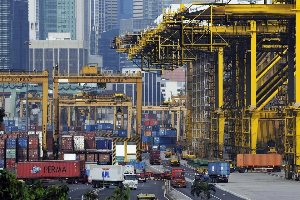 Singapura dinilai terbaik di dunia dalam dua kategori - pendidikan tinggi dan latihan, dan kecekapan pasaran barangan - dan kedua terbaik dalam lima: institusi awam, prasarana, kesihatan dan pendidikan rendah, kecekapan pasaran buruh, dan pembangunan pasaran kewangan. 