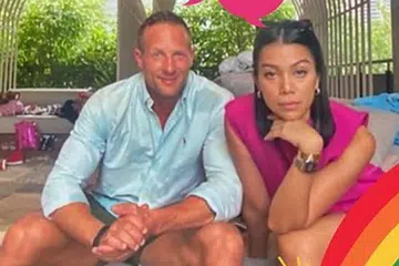 BAKAL BERNIKAH MEI NANTI: Sharifah Sakinah bersama bakal suaminya, Michael Hansen, 41 tahun, yang menafikan tuduhan ramai bahawa aktres cantik itu bukan perampas suami orang atau perosak rumah tangganya. - Foto INSTAGRAM SHARIFAH SAKINAH
