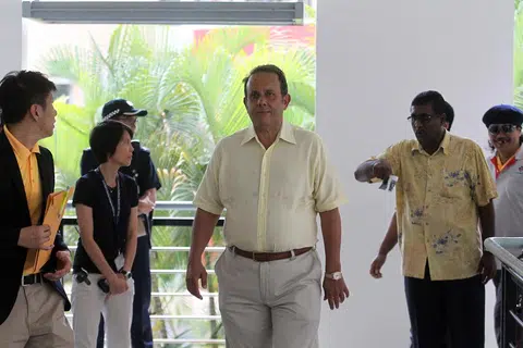 BUAT KENYATAAN PALSU: Ahli politik, Encik Kenneth Jeyaretnam, sebelum ini sudah dua kali diarahkan membuat pembetulan bagi catatannya di media sosial yang mengandungi kenyataan palsu. 