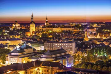 Estonia terletak di daerah selatan Finland.