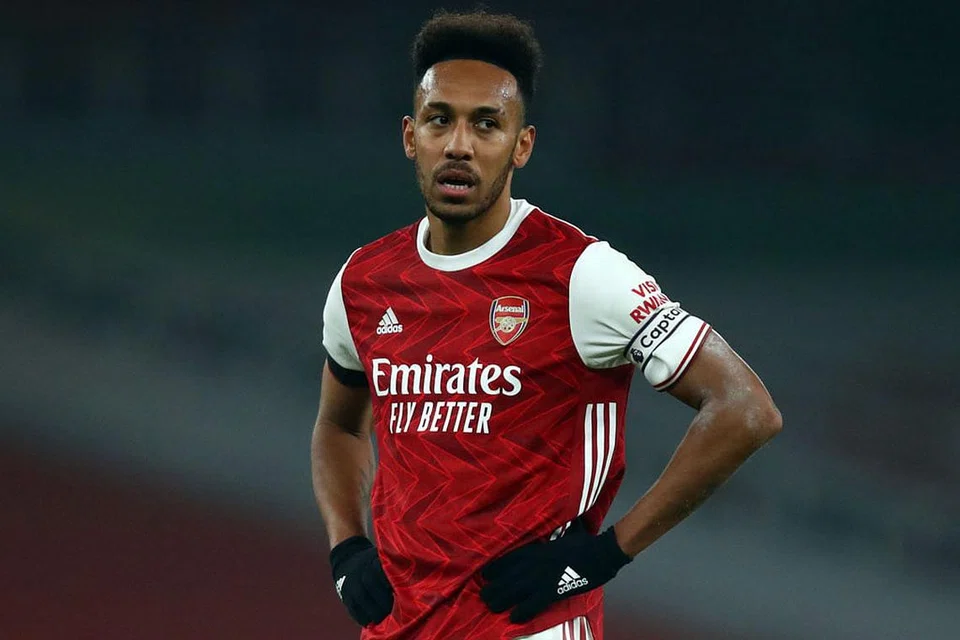 HILANG BISA: Pierre-Emerick Aubameyang (atas) gagal menjaringkan gol dalam beberapa perlawanan sebelum ini. - Foto AFP