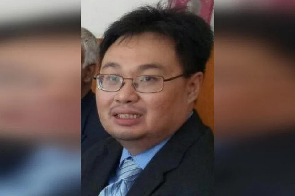 ​​​​​​​- Dr Alexander R. Arifianto, zamil penyelidik bagi Program Indonesia di Institut Pengajian Antarabangsa S. Rajaratnam (RSIS), Universiti Teknologi Nanyang (NTU) (gambar atas).