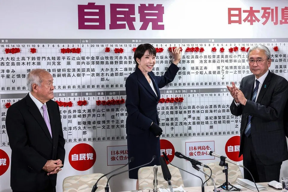 Perdana Menteri Jepun dan Presiden Parti Demokratik Liberal (LDP) Sanae Takaichi, Ketua Strategi Pilihan Raya LDP Keiji Furuya, 