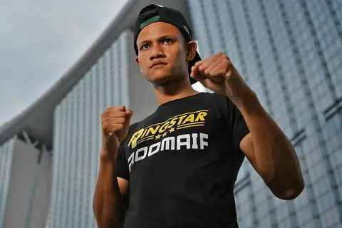 PERLAWANAN BARU: Pertarungan ini diatur selepas Ringstar mengumumkan Februari lalu bahawa perlawanan bagi kejuaraan silver featherweight Majlis Tinju Dunia (WBC) antara Ridhwan dengan Paulus Ambunda, yang dijadualkan pada 29 Mac di Stadium Tertutup Singapura, terpaksa ditangguh. - Foto fail
