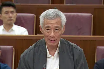 Perdana Menteri Lee Hsien Loong berkata mana-mana parti politik yang mahu membelanjakan lebih banyak wang daripada rizab negara dan mahu kurang menabung untuk generasi akan datang, harus terus terang dengan pengundi di pilihan raya umum akan datang.