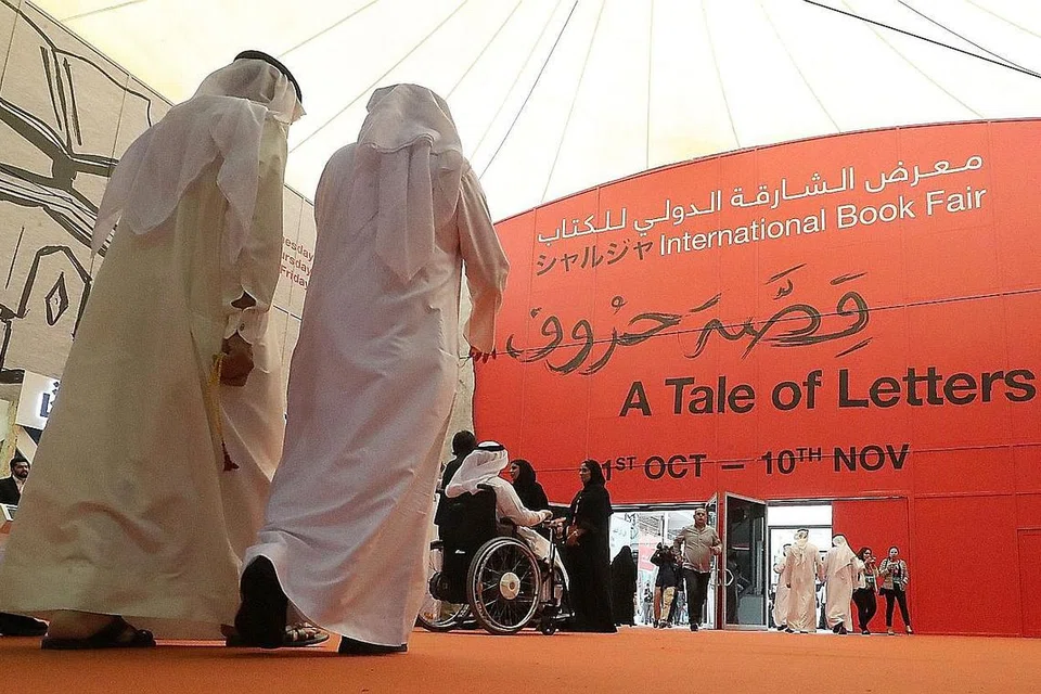 JADI TUMPUAN: Pameran Buku Antarabangsa Sharjah yang berlangsung di timur laut Dubai dari 31 Oktober hingga 10 November lalu. - Foto AFP 