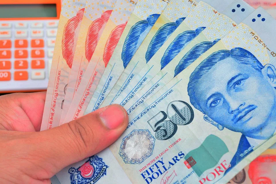 Seiring dengan usia yang meningkat, kadar sumbangan dan peruntukan CPF akan berubah untuk membantu anda melalui pelbagai peringkat kehidupan.