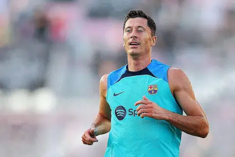TENAGA PENGGEMPUR BARU BARCA: Lewandowski menyertai pasukan barunya Barca dalam persiapan pramusim di Amerika Syarikat. - Foto AFP
