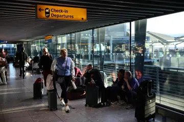 gangguan trafik udara Britain, Singapore Airlines, penerbangan dibatalkan, cancelled flights, london, lapangan terbang heathrow, heathrow airport