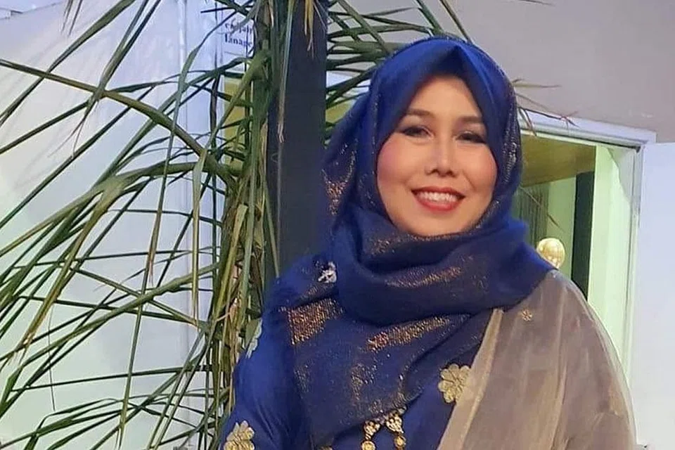 SAMBUNG MISI LESTARIKAN BUDAYA MELAYU: Penyanyi irama tradisional, Mahani Mahmud, teruja menerima undangan menyanyi sempena Lebaran di Perth, Australia, dan Kuala Lumpur bulan lalu. - Foto ihsan MAHANI MAHMUD